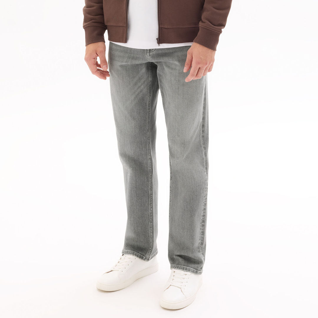clio regular fit stretchable light grey jeans for men