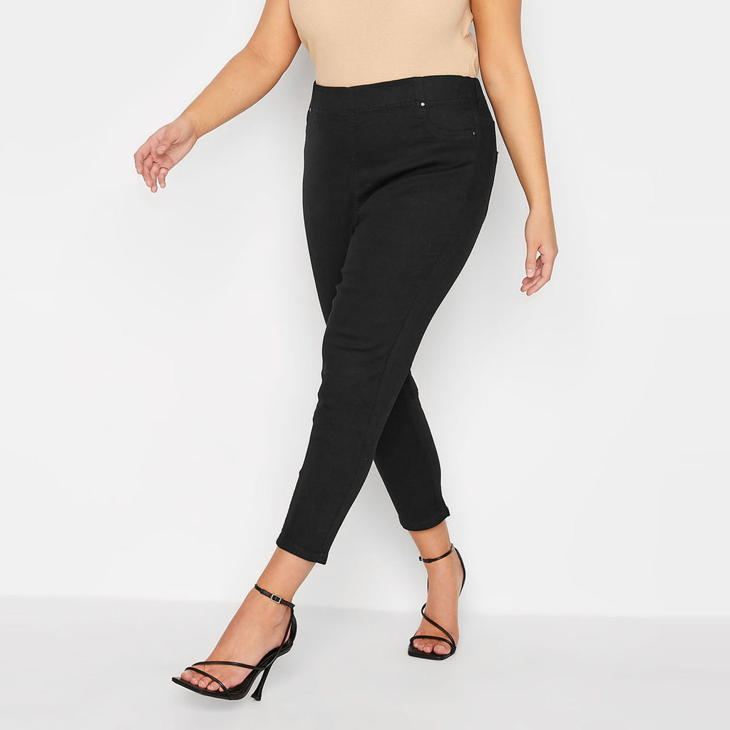 jeny skinny fit stretchable pull one black short length/capri jegging jeans for women